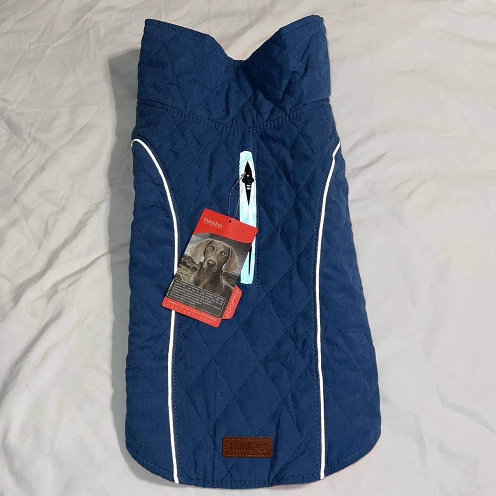 ThinkPet sz XL doggie jacket with hole for harness or leach easy fastening flaw